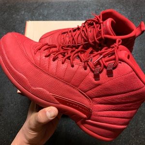 Air Jordan 12 - like new with box